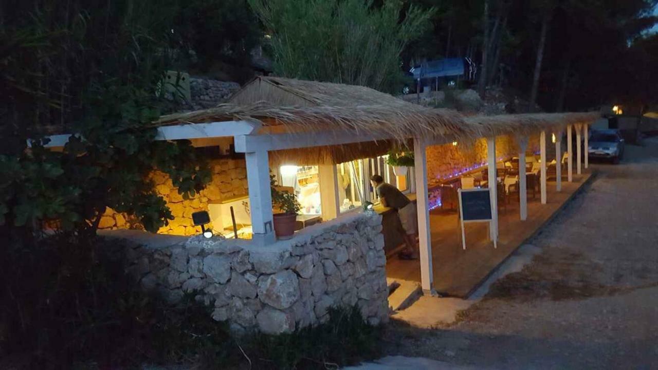Camping Aloa Bol Exteriér fotografie